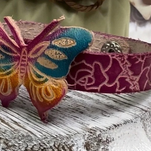 NWT Genuine Leather Handcrafted Butterfly Bracelet! Fits 6.5” to 8”. - Picture 6 of 7